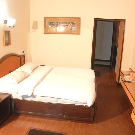 Hotel Sapphire Garden View Ooty Dış mekan fotoğraf