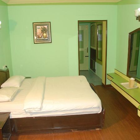 Hotel Sapphire Garden View Ooty Dış mekan fotoğraf