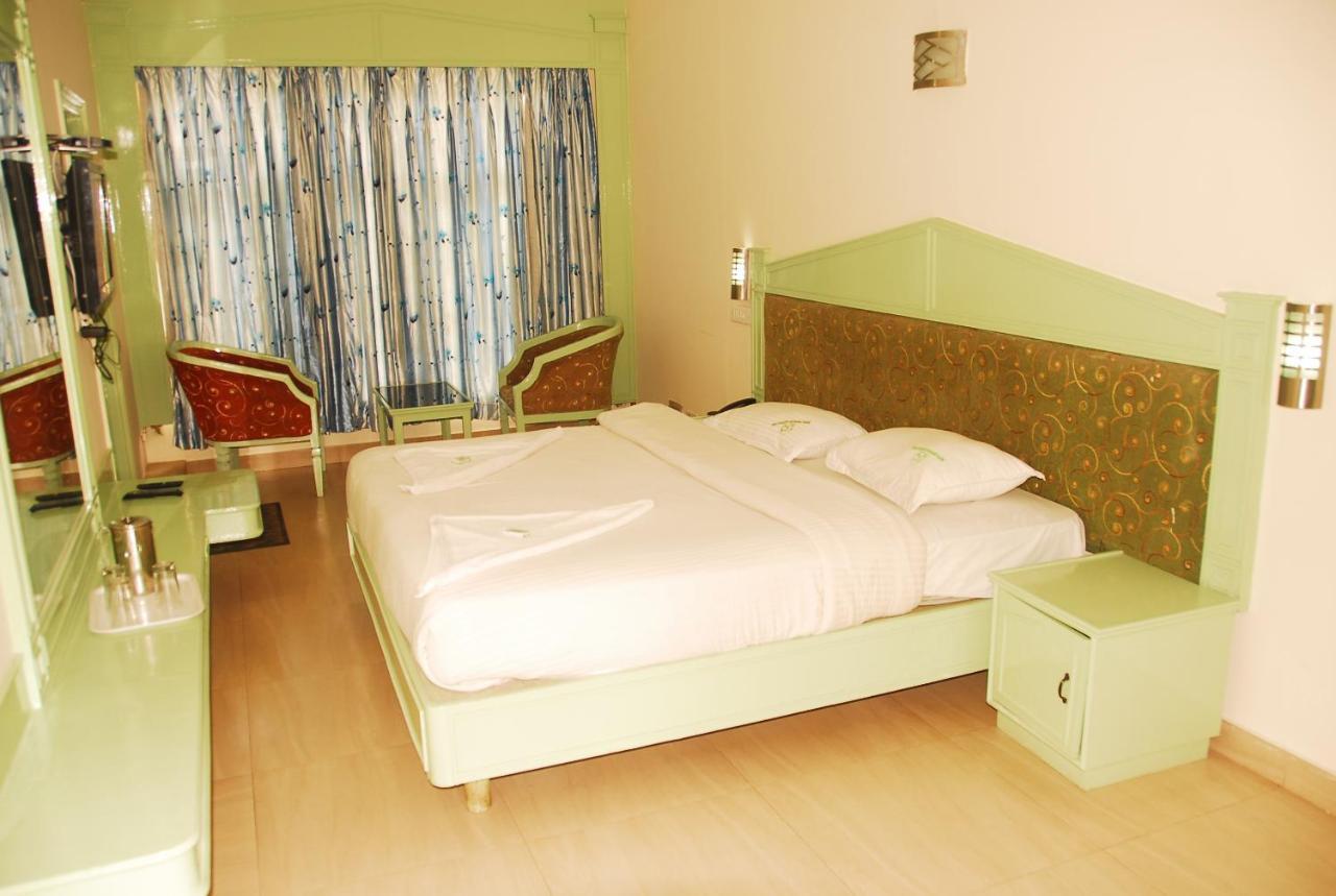 Hotel Sapphire Garden View Ooty Dış mekan fotoğraf