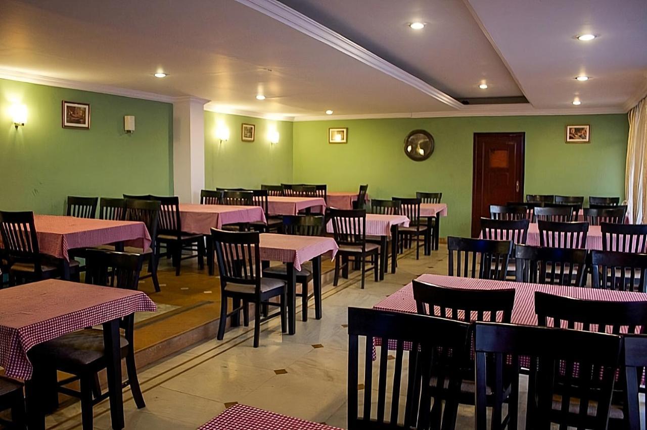 Hotel Sapphire Garden View Ooty Dış mekan fotoğraf