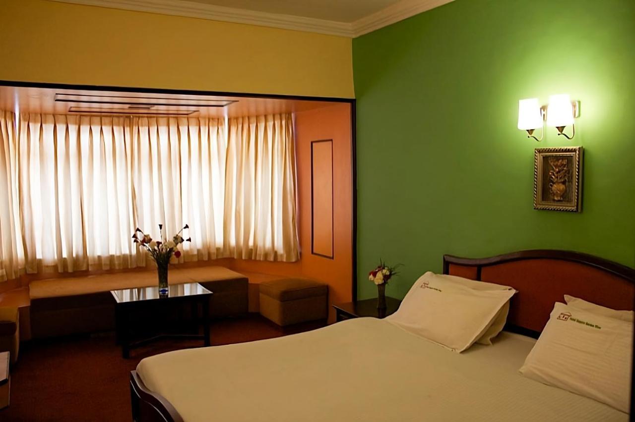 Hotel Sapphire Garden View Ooty Dış mekan fotoğraf